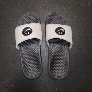 Have A Nike Day Slides